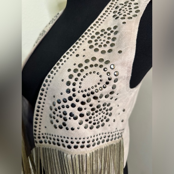 XXI Faux Suede Studded Vest Size S, Festival, Boho, Western - Picture 3 of 7